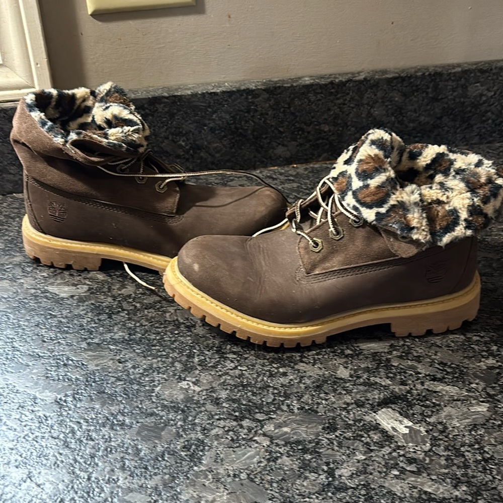 Womens size 7 leopard Timberland Boot